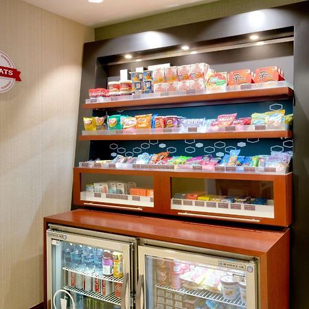 Hampton Inn Тремонтон Экстерьер фото