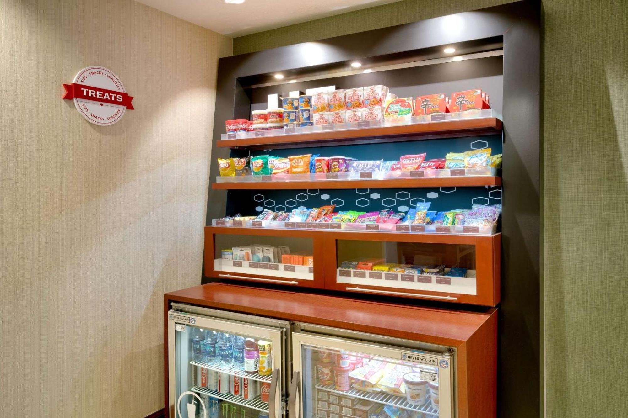 Hampton Inn Тремонтон Экстерьер фото