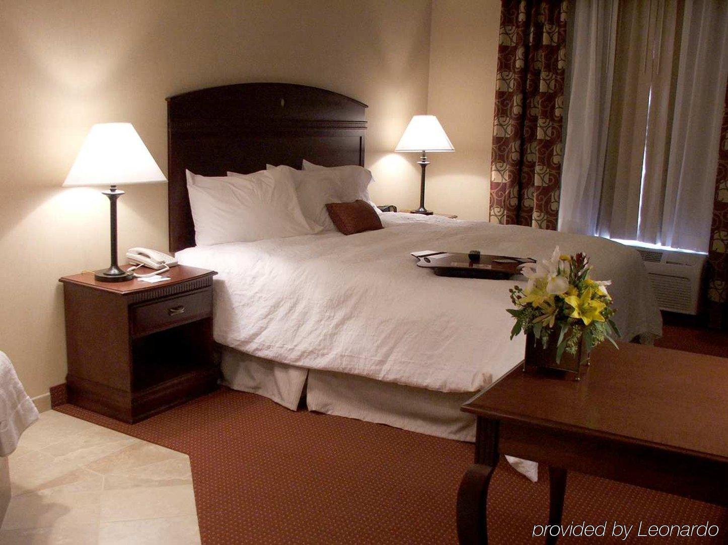 Hampton Inn Тремонтон Номер фото