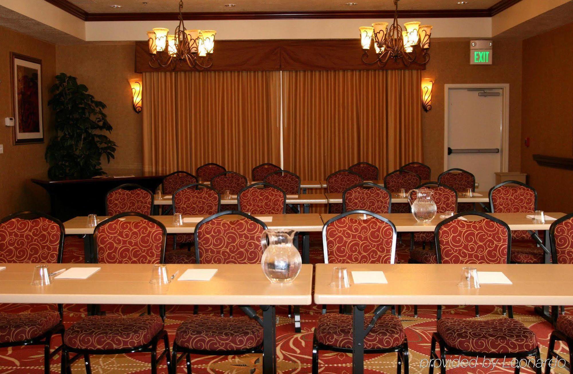 Hampton Inn Тремонтон Экстерьер фото